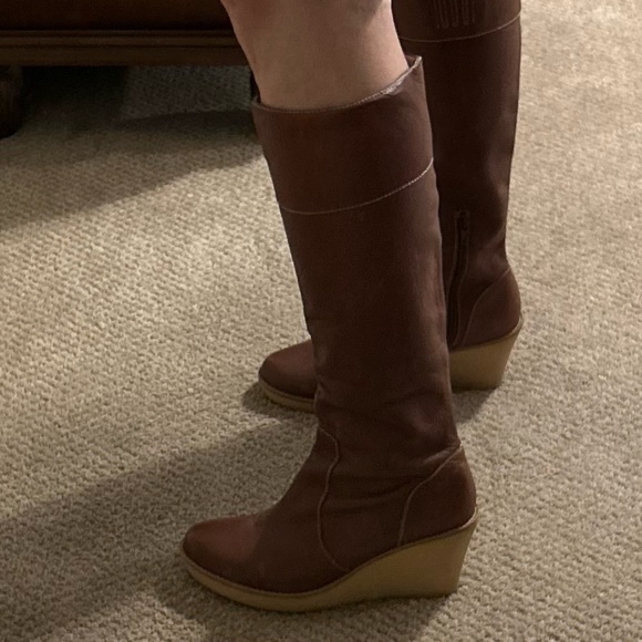 Johnston & Murphy Knee Tall Wedge Boots - Picture 10 of 11